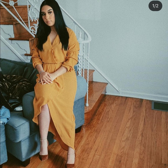 Club L ruched detail Max Dress ASOS - Picture 2 of 5